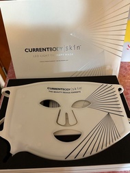CurrentBody Skin LED 紅光光療面膜儀