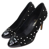 狀況極佳的 CHANEL G33423 Coco Mark 仿珍珠漆皮絨面革高跟鞋，黑色，36 碼，意大利製造。