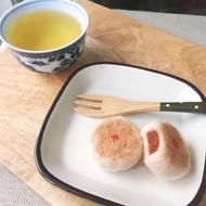 月餅咬一口系列 _ 羊毛氈鹹月餅 吊飾 / 別針