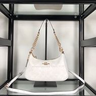 🎀Brand New Free Shipping💙Coach CA548 腋下包 斜挎包 半月包 手袋 手提包｜Color 白色｜Size 24x13x7 cm💙配件全齊適合送禮 嚴格檢測貨品絕對完美