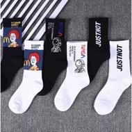 Funny Cool Socks Students Alien Cotton Socks White Funny Men Socks Mid-tube Skateboard Sports Socks 