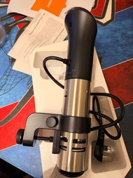 Anova 真空機，慢煮桿，原裝溫箱全套，幾乎全新。