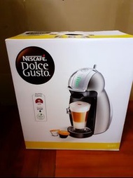 (全新) Nescafe Dolce Gusto New Genio Coffee Machine 雀巢膠囊咖啡機 *由於賣家每月回覆配額有限制，請先看清楚所有圖片和下面description ，如欲購買，請直接出價，謝謝*