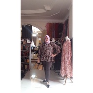 Jumbo leopard top