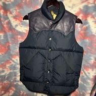 90% new sophnet x rocky mountain featherbed down vest navy size S 36 深藍色小牛皮拼尼龍啪鈕羽絨背心外套
