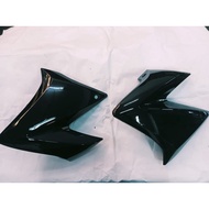FZ150 CENTER/TANK COVER HLD
