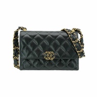 Chanel 19 抓皺牛皮金釦斜背風琴包(AP3572-黑)