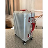 Rimowa 銀色行李箱