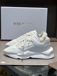 Y3 King รองเท้าสีขาว Mecha หนังผู้ชายรองเท้า 3D Breathable ขนมปังรองเท้าสีดํา SAMURAI หนาด้านล่างรอง