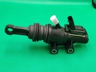 คลัชบนไฟฟ้า  Clutch Master Cylinder FORD T7 2015  UC2J-41-990B สอบถามรายละเอียดสินค้าได้ครับ