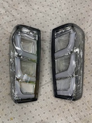 ไฟท้าย Dmax 2012 2014 2016 2018 2019 ลายไฟ ปี 2024 สีแดง และสีสโมคTaillamp Isuzu Dmax led