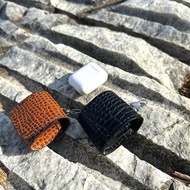 Manzoku | 可訂製 | 純手工皮革雕刻縫製 | 真皮耳機保護套