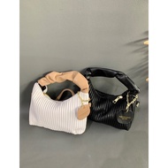 Bestseller slingbag Imported Bag, Synthetic Channel Material