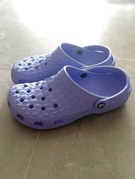 Crocs 紫色