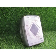 Walkman Aiwa HS-RM186 stereo cassette radio player 2
