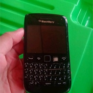 hp blackberry bold 9790 normal untuk tlp dan sms untuk semua jenis kartu