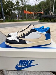 Nike AJ1 LJR版 白藍閃電倒勾 全新板鞋