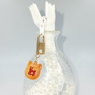 原創手作設計 /  使用 Padico 星の雫 uv膠 電腦繡文字拉鍊墜飾