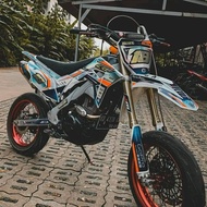 Dekal stiker motor crf kombinasi emas karbon keren