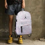 💥現貨💥喬丹Jordan潑墨點綴潮流百搭雙肩後背包 Jordan Splash Ink Fashion Backpack | 大容量多隔層 | 防潑水耐磨 | 減壓透氣背帶 | 男女適用|