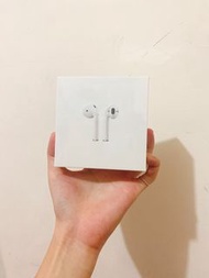 全新  Apple airpods 2  藍牙耳機 🎧 ！可拍購買證明