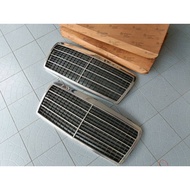 NEW ORI W124 MASTERPIECE FACELIFT  FRONT GRILL SARUNG SET