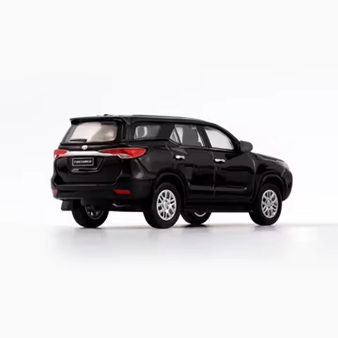 BMC 1:64 Scale Fortuner 2018 SUV Alloy Car Model Adult Classic Collection Souvenir Display Gift