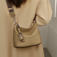 Foxer | กระเป๋าถือหนังแท้ สะพายข้างหรือคล้องคอ