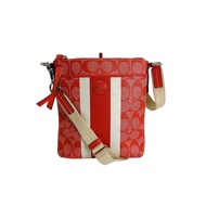 Coach 經典款肩背包
COACHRED[二手]