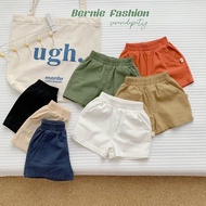 Easy to coordinate khaki shorts for boys and girls in Korean style from 1 to 7 years old BERNIE