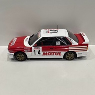 [Ready Stock 1 Set] IXO 1/18 BMW E30 M3 #14 1 BMW Traffic Jam Model Alloy Does Not Open Doors Does N