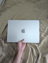 Apple MacBook Air 13” M2 - 16GB RAM / 256GB SSD- Silver