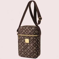 日本 CHRISTIAN OLIVIER PARIS 雜誌附錄 啡色MONOGRAM皮革 直身 斜咩袋