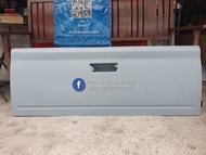ฝาท้าย ฝาปิดกระบะท้าย ISUZU DMAX 2002 2003 2004 2005  เปิดกลาง