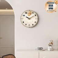 小熊維尼鐘表掛鐘客廳2023新款簡約家用創意裝飾時鐘掛牆