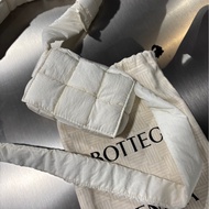 Bottega Veneta BV 枕頭白色小肩包｜Classic Trend CT精品｜台北東區實體