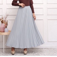 yuri skirt rok plisket premium plisket skirt premium rok - silver choco