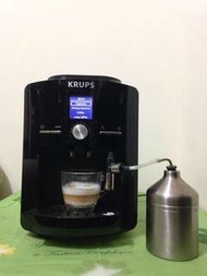 ( 全自動義式咖啡機 ) Krups EA8250 德國工藝 義式咖啡機 咖啡機 全自動義式咖啡機 不銹鋼奶罐