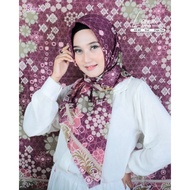 segi empat Liora motif by Abika hijab