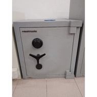 SAFE BOX CHUBB MINI BANKER MODEL MB SIZE 4 / CASH BOX / PETI BESI CHUBB 270KG