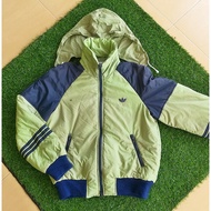 Vintage ADIDAS trefoil bunga tampal 2 tone puffer jacket