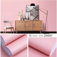 wallpaper stiker dinding ruang tamu kamar polos pink pastel minimalis