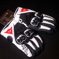 Dainese ถุงมือใหม่ Dainese ถุงมือมอเตอร์ไซด์สีดำและสีขาวสีแดงอุปกรณ์ป้องกันการขับขี่ถุงมือระบายอากาศ