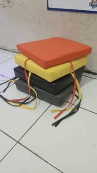 alas/bantal duduk lesehan kursi kayu/kursi plastik/kursi cafe dll.bahan kain oskar/kulit sintetis is