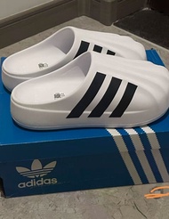 Adidas 白色拖鞋 拖鞋 拖鞋  adidas sneakers     Sizes 36-44, all sizes available
