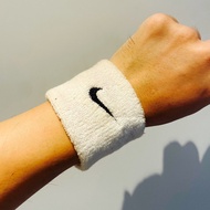 Nike Swoosh 運動毛巾布護腕