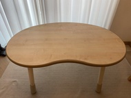 Iloom adjustable bean shaped table