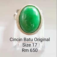 Cincin Perak Batu Jade Original . Bersaiz Batu Original. Harga seperti dalam gambar. Batu jade hijau