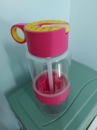 Citrus Zinger便㩦榨汁杯 輕便人手榨汁機 容易清洗 搾汁膠杯 即榨即飲 旅行户外活水膠瓶  Lightweight manual juice fryer, Juicing plastic 