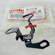 MT15 BRACKET,  HEADLIGHT STAY 1 (ORIGINAL100%YAMAHA) B8D-F3175-00